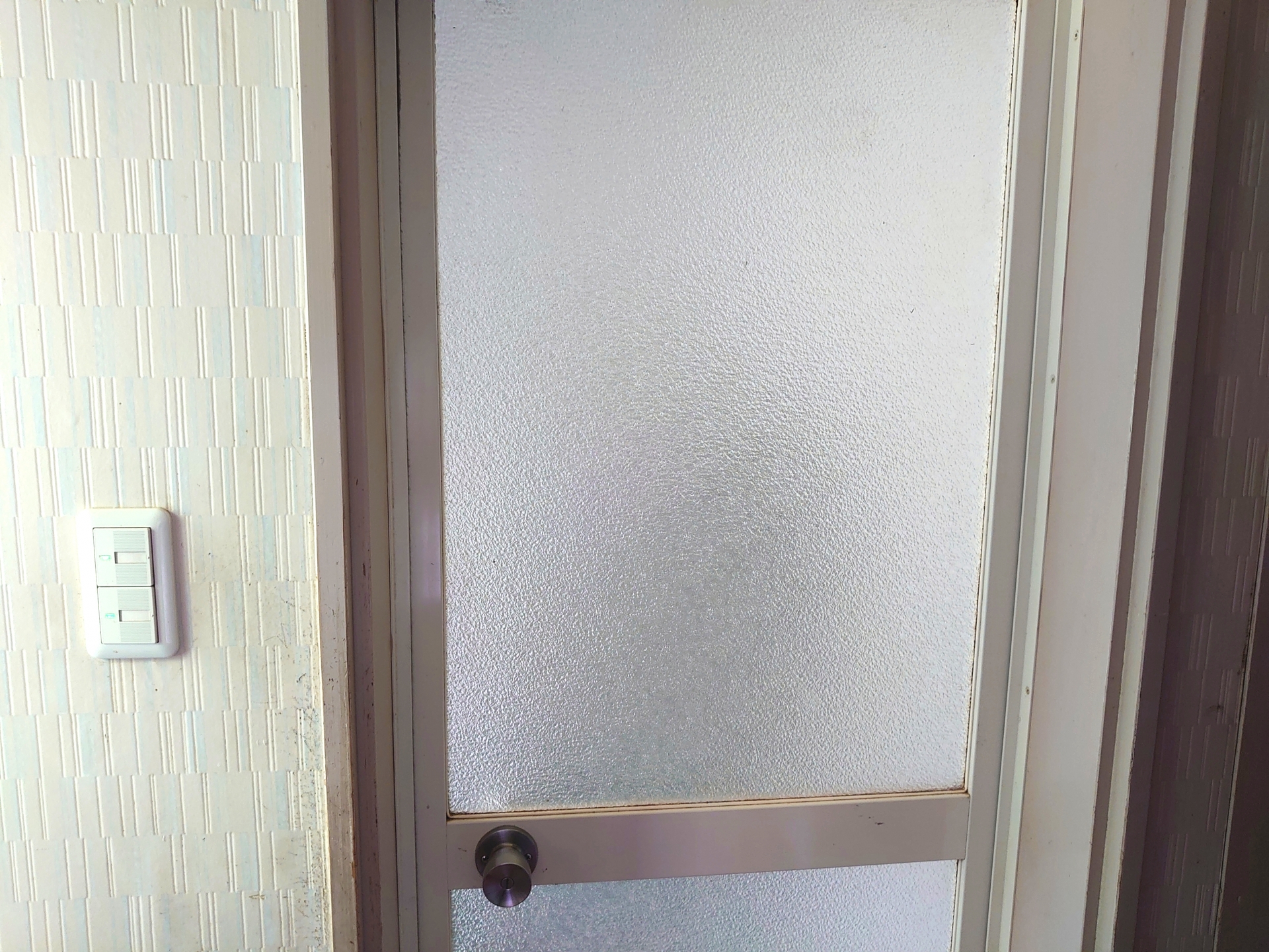 浴室のドア